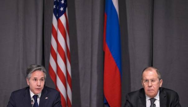 Lavrov i Blinken telefonom o situaciji u Ukrajini i bilateralnim temama