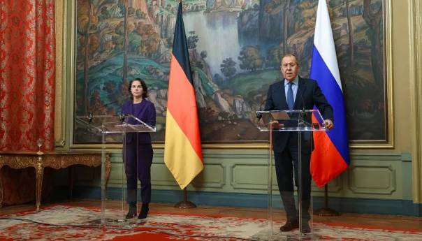 Lavrov s Baerbock: Želimo vratiti konsenzus u PIC-u