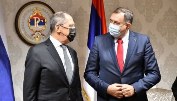 Lavrov stavio Dodika na rusku otpusnu listu