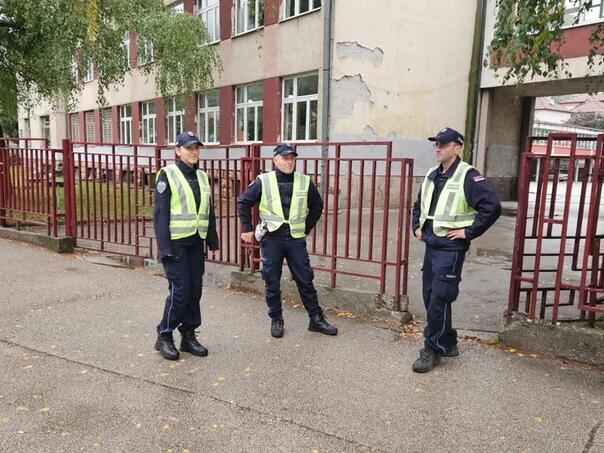 Lažne dojave o bombama u više od 800 škola širom Srbije