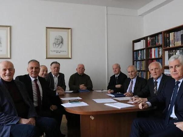 Lažne tvrdnje: Hrvatski akademici po uzoru na SANU