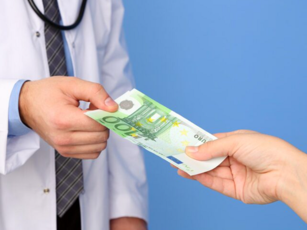 Lažni doktor uhapšen u Osijeku, uzimao novac i zlato žrtvama