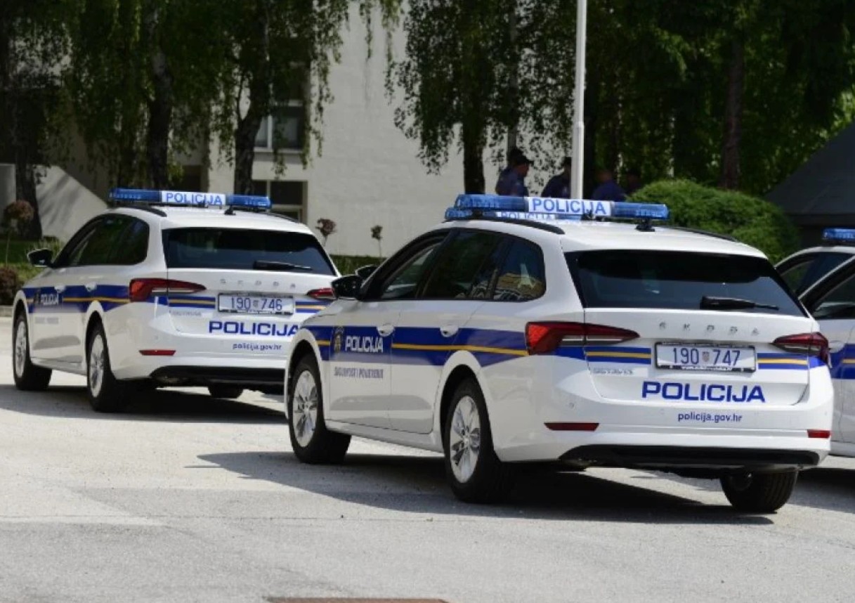 Lažni policajci pokušali prevariti stariju osobu pa uhapšeni u zasjedi