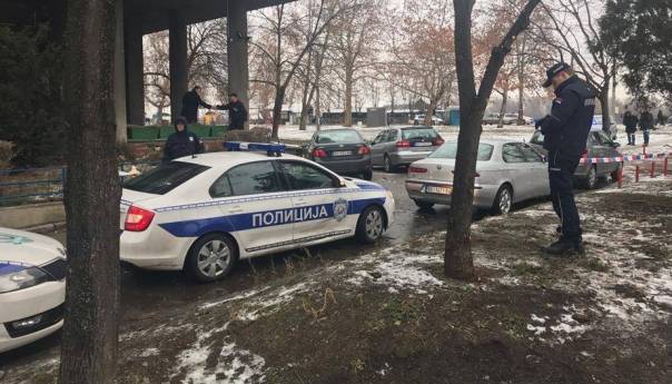 Lažni policajci upali u stan, vezali vlasnika i sestru i oteli 100.000 eura