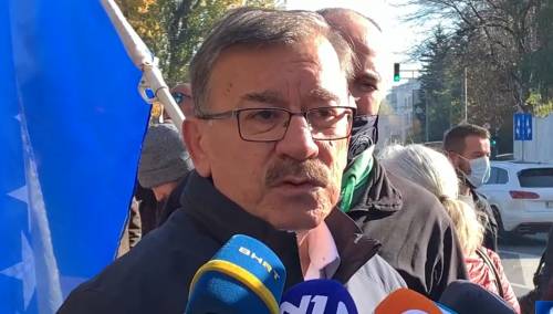Lazović na protestima u Sarajevu: Dodik se mora zaustaviti
