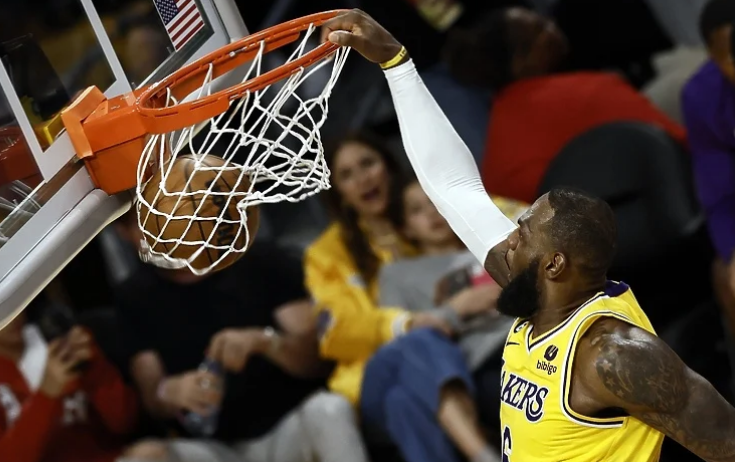 LeBron James odigrao partiju sezone u utakmici u kojoj je postignut 281 poen