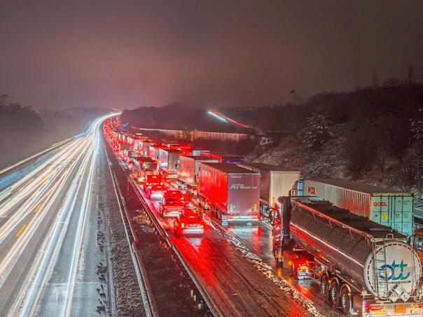 Led i snijeg paralizovao saobraćaj u Njemačkoj i Nizozemskoj