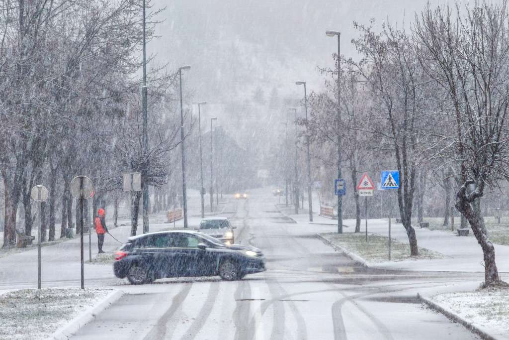 Ledeno jutro širom BiH: Kupres na -16, Travnik -12, Livno -10 …