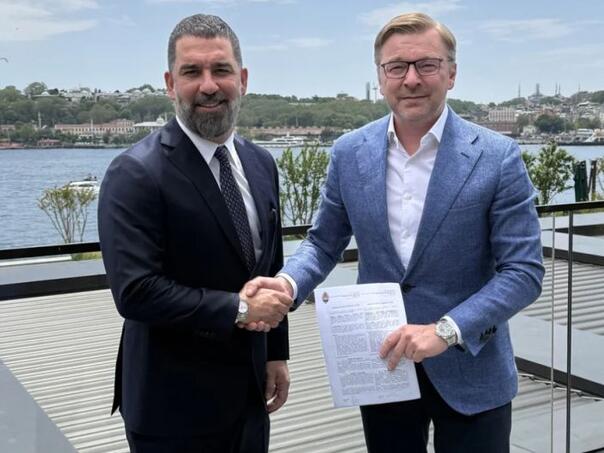 Legendarni Arda Turan novi trener Shakhtara