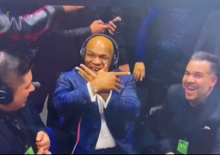 Legendarni Mike Tyson pokazivao albanskog orla, u Srbiji su ogorčeni