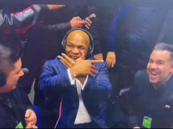 Legendarni Mike Tyson pokazivao albanskog orla, u Srbiji su ogorčeni