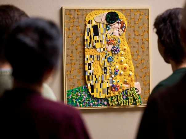 LEGO izdanje Klimtovog remek-djela "Poljubac" od 4.000 kockica