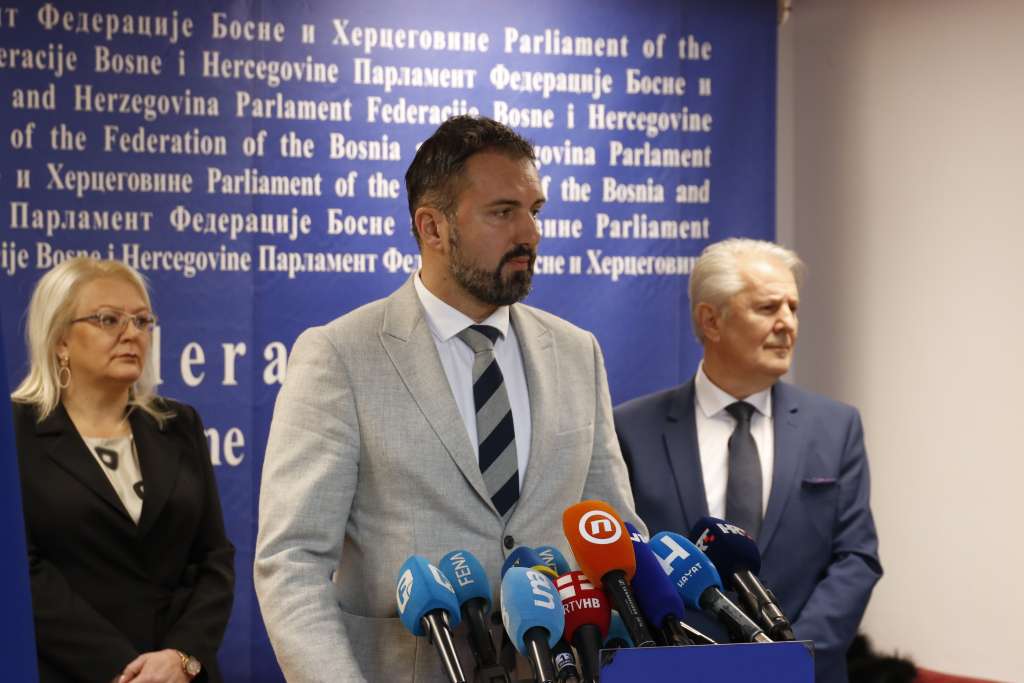 Lendo, Bradara i Stojanović bez dogovora