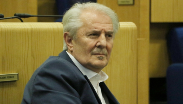 Lendo pozvao Izetbegovića, Nikšića i Čovića na sastanak, obavijestio Schmidta