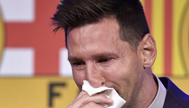 Leo Messi se gušio u suzama, pljeskali mu duže od minute
