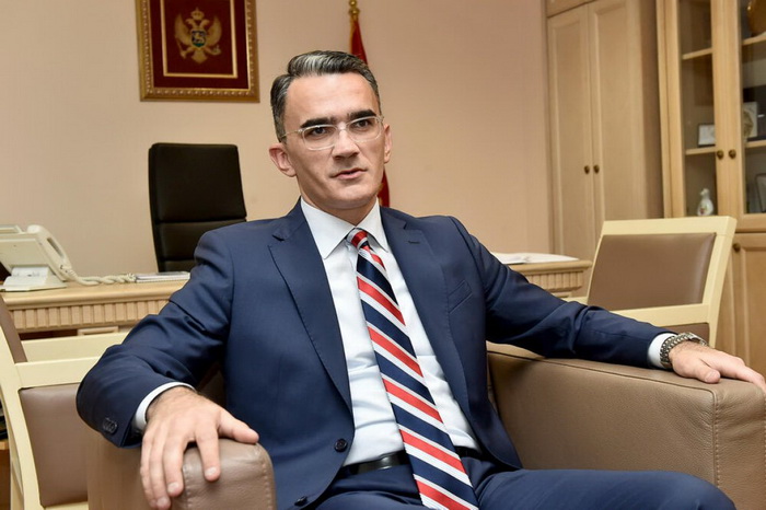 "Leposavić neće biti smijenjen zbog stavova koje dijeli svaki Srbin u CG"