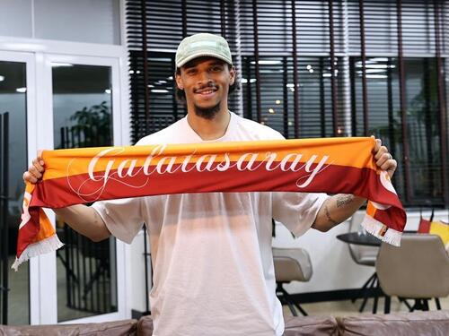 Leroy Sane sletio u Istanbul, navijači Galate mu spremili paklen doček