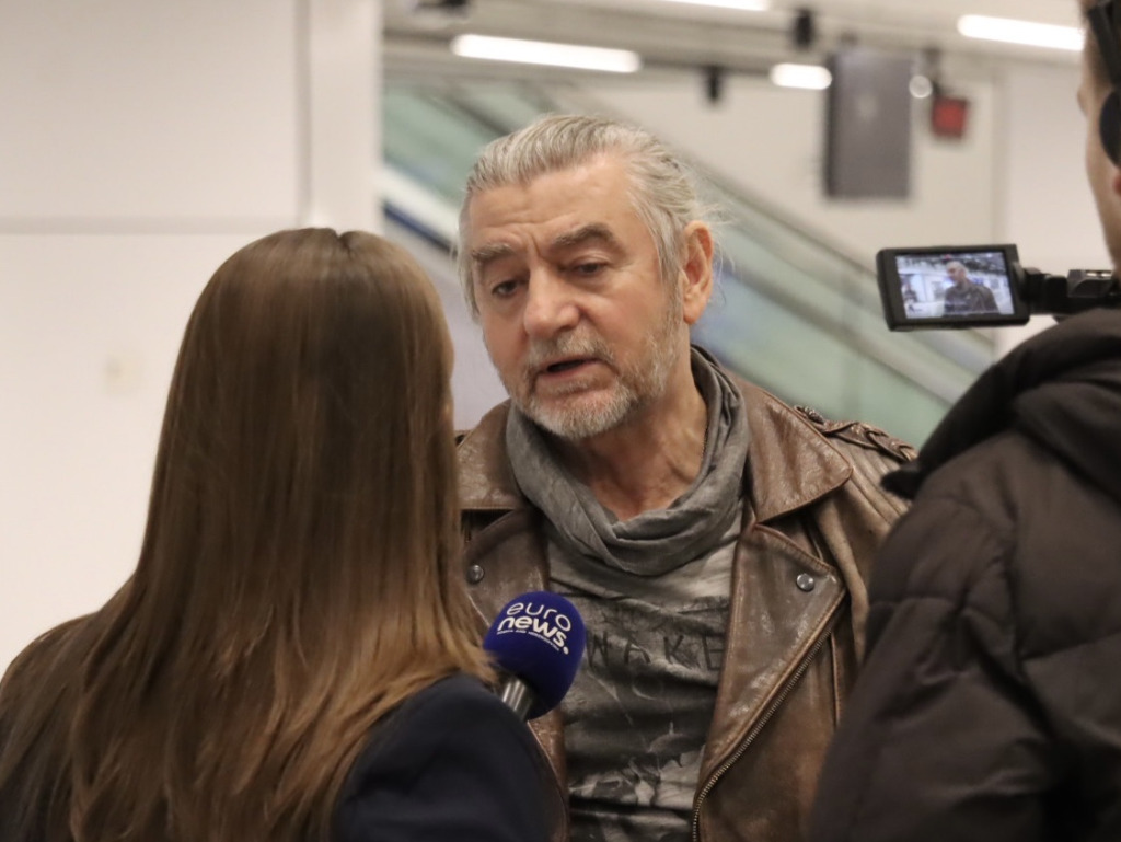 Avion iz Dubaija uskoro u Sarajevu: Na aerodromu čekaju porodice