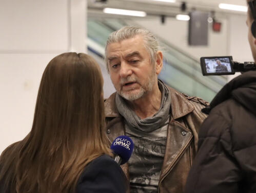 Avion iz Dubaija uskoro u Sarajevu: Na aerodromu čekaju porodice