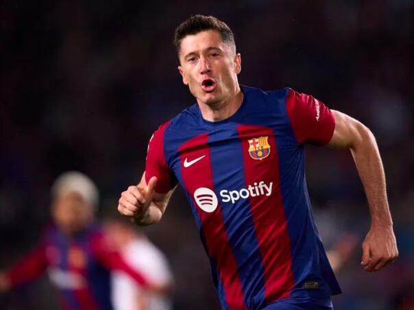 Lewandowski na raskrsnici: Fenerbahce ili Milan?