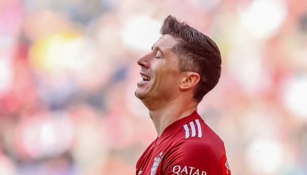 Lewandowski potpisuje za Barcelonu