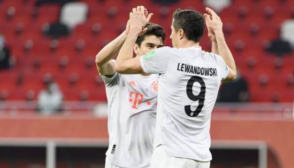 Lewandowski s dva gola odveo Bayern u novo finale!