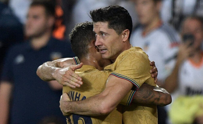 Lewandowski u 90+3 za tri boda Barcelone