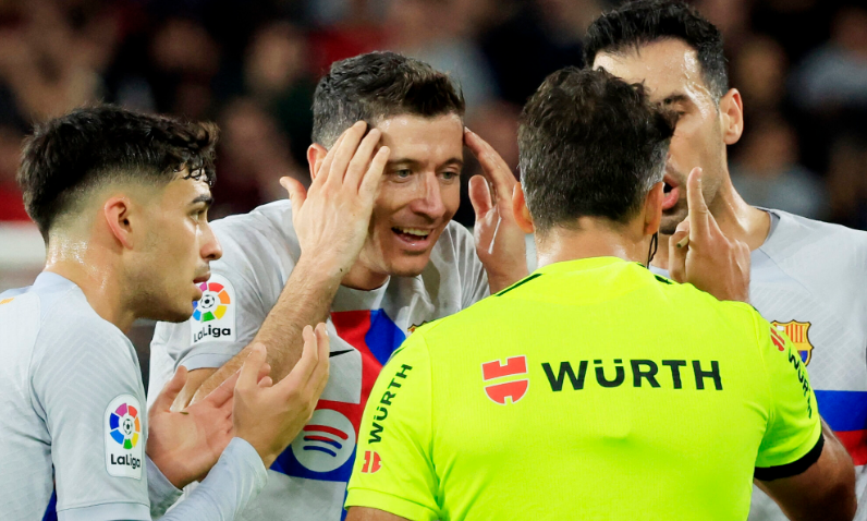 Lewandowskom zbog ponašanja prijeti stroga kazna: Sudiji rekao da smrdi?!