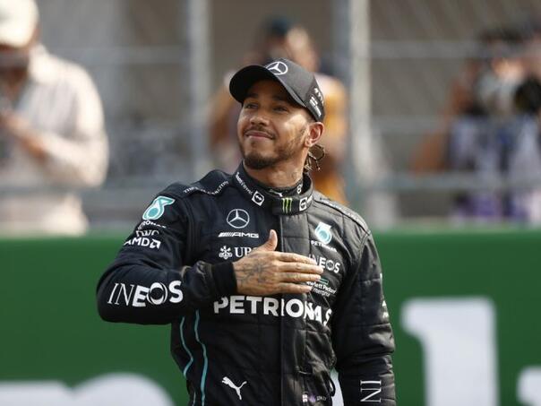 Lewis Hamilton zvanično prešao u Ferrari