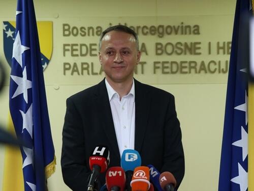 Almedin Aliefendić napustio SDA
