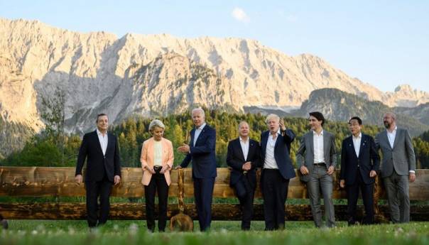 Lideri G7 o raketiranju šoping-centra u Ukrajini