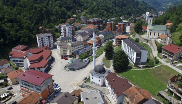 Lideri probosanskih stranaka danas u Srebrenici