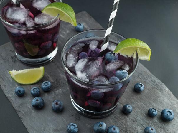 Limunada sa borovnicama, osvježavajući napitak za tople dane