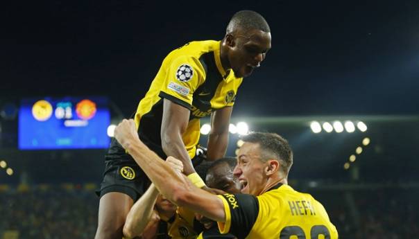 Lingard poklonio trijumf Young Boysima, četiri penala i remi u Sevilli