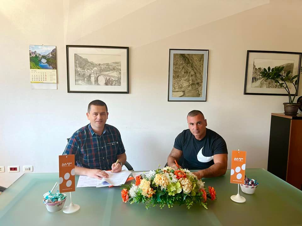 Listo i Šuta potpisali sponzorstvo za skokove sa Starog mosta