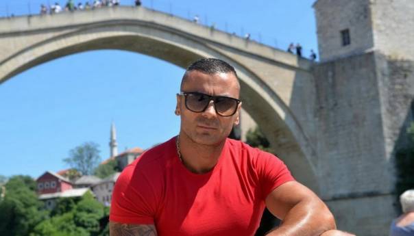 Listo: Skokovi sa Starog mosta su pravi praznik i događaj godine