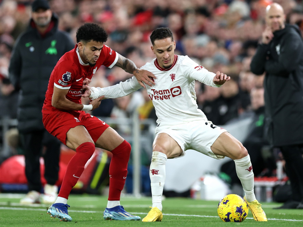 Liverpool i United remizirali u najvećem engleskom derbiju