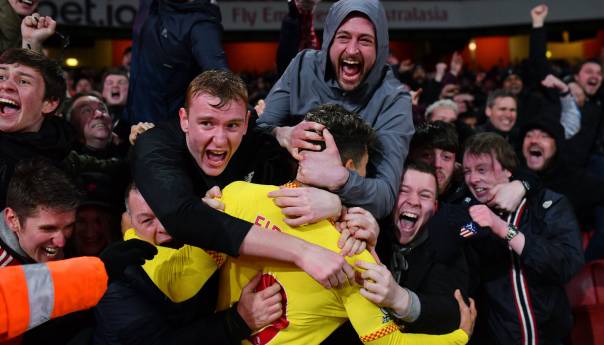 Liverpool savladao Arsenal i prišao Cityju na bod