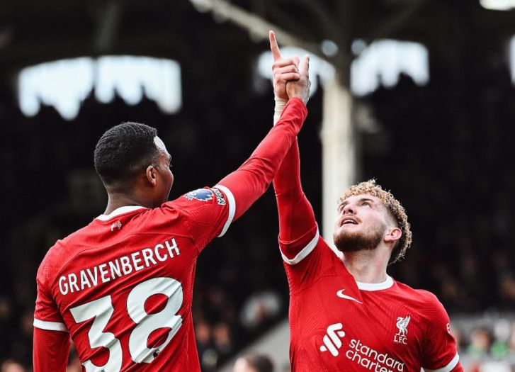 Liverpool slavio u Londonu i vratio se u trku za titulu