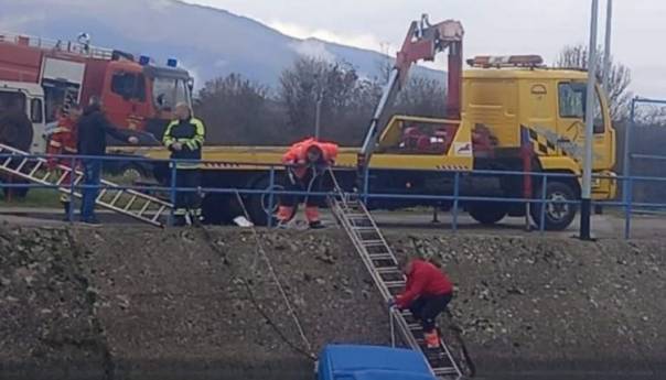 Livnjak sletio automobilom u kanal i poginuo