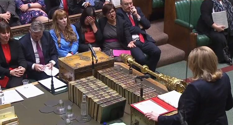 Liz Truss ismijana u britanskom parlamentu, nije se ni pojavila