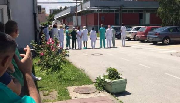 Ljekari u Novom Pazaru okrenuli leđa Brnabić i Lončaru