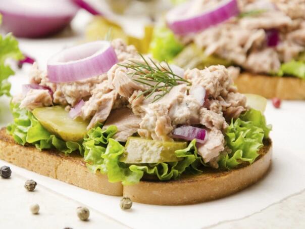 Ljetno osvježenje - isprobajte salatu od krastavaca, krompira i tunjevine