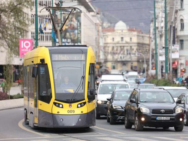 Ljeto na zalasku: Ovo je stanje na cestama u BiH