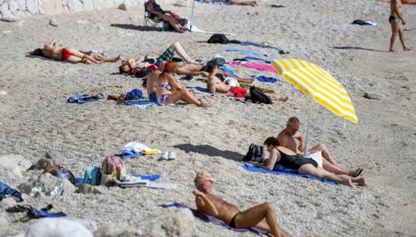 Ljeto vjerojatno neće obuzdati koronavirus