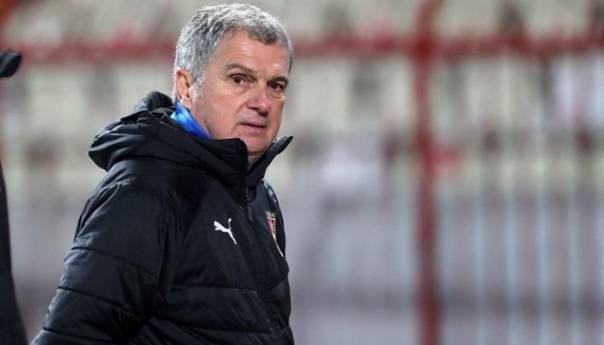 Ljubiša Tumbaković više nije selektor nogometne reprezentacije Srbije
