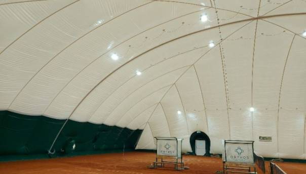 Ljubiteljima tenisa na raspolaganju četiri natkrivena terena na Koševu
