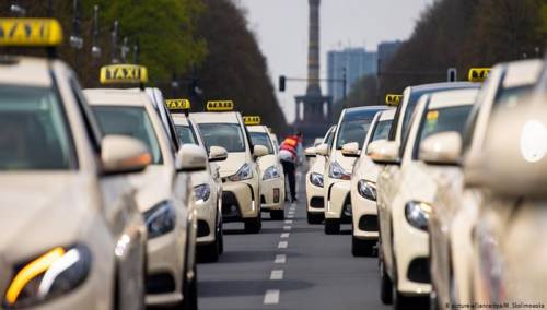 Ljubljanski taksisti prosvjedovali zbog obaveznog testiranja