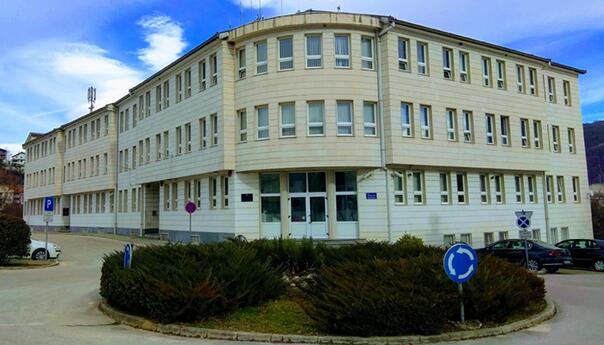 Ljubušaci osuđeni na 7 godina i 8 mjeseci zbog pucanja na supružnike i njihovo dijete