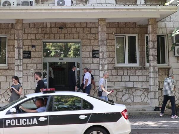 Ljubuški: Muškarac u policijsku stanicu donio ljudske kosti